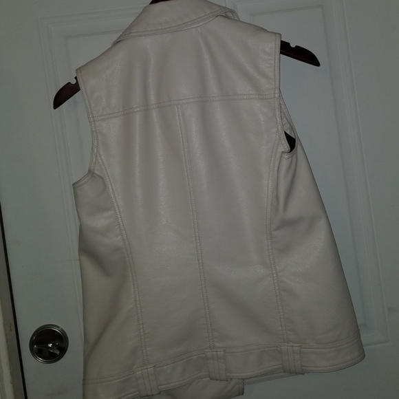 Faux leather vest - Picture 3 of 4
